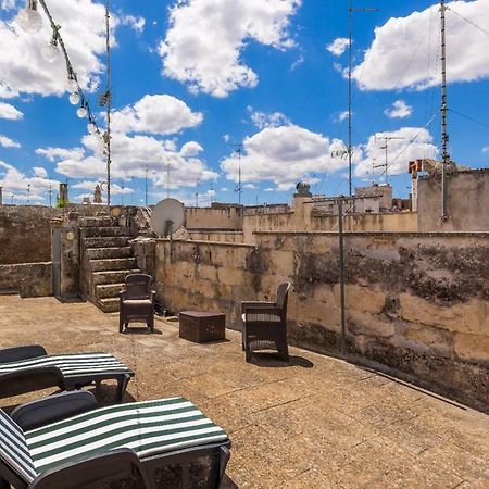Explore The Historic City On Foot From An Old Town House Lecce Exteriér fotografie