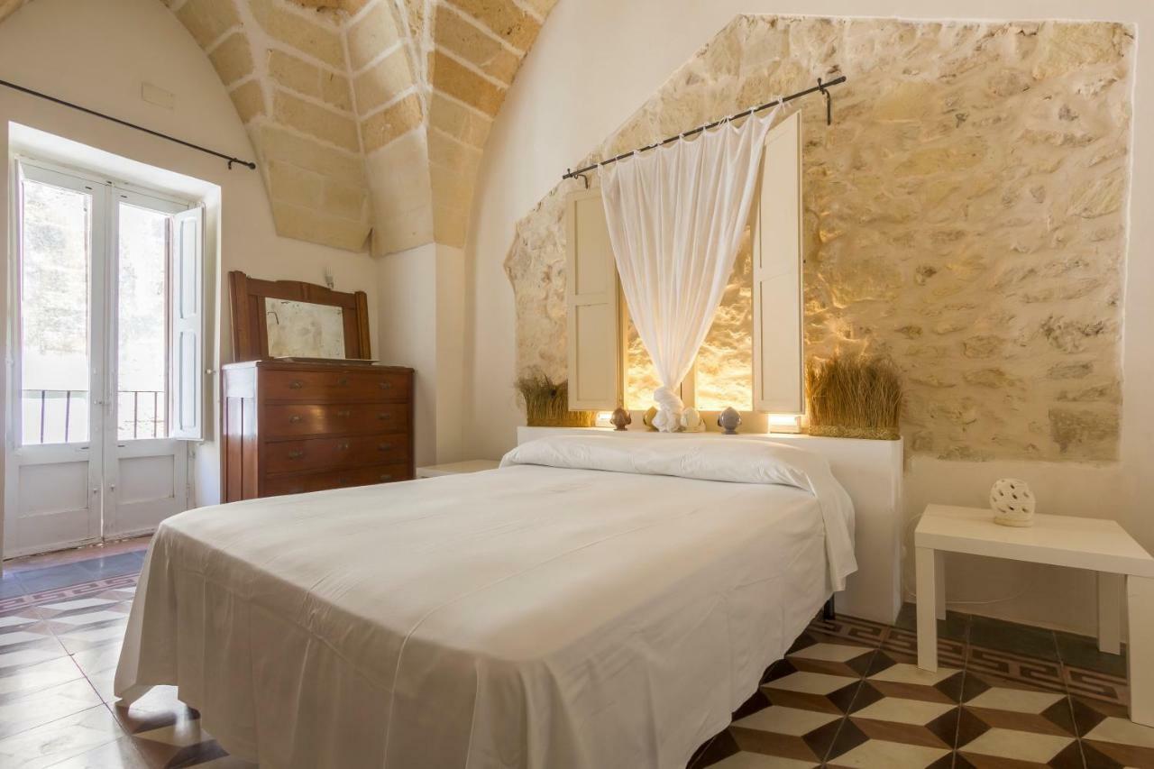 Explore The Historic City On Foot From An Old Town House Lecce Exteriér fotografie