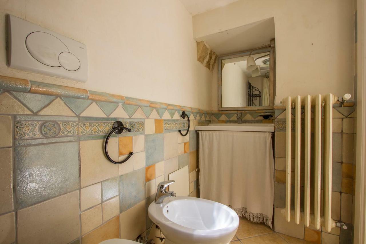 Explore The Historic City On Foot From An Old Town House Lecce Exteriér fotografie