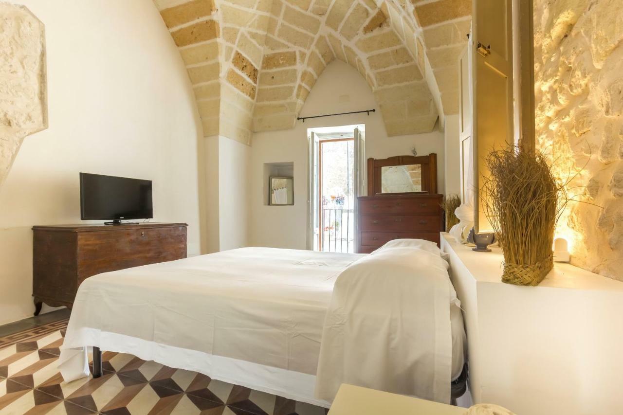 Explore The Historic City On Foot From An Old Town House Lecce Exteriér fotografie
